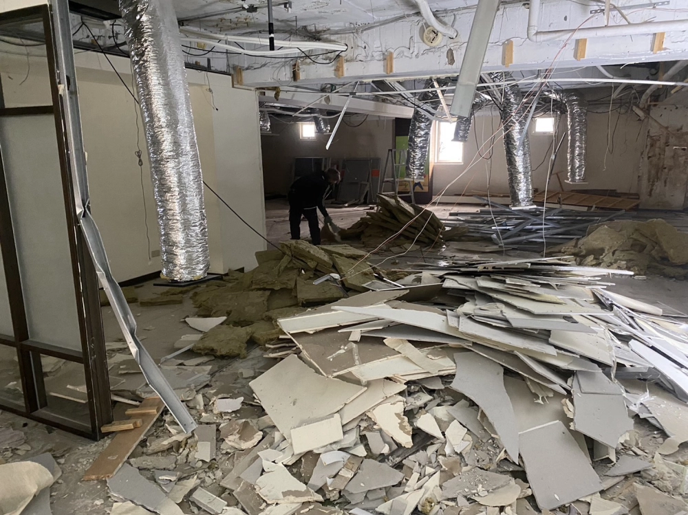 賣場撤櫃. 商空及大型機具拆除