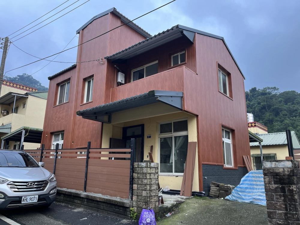 外牆藝術板及琉璃瓦