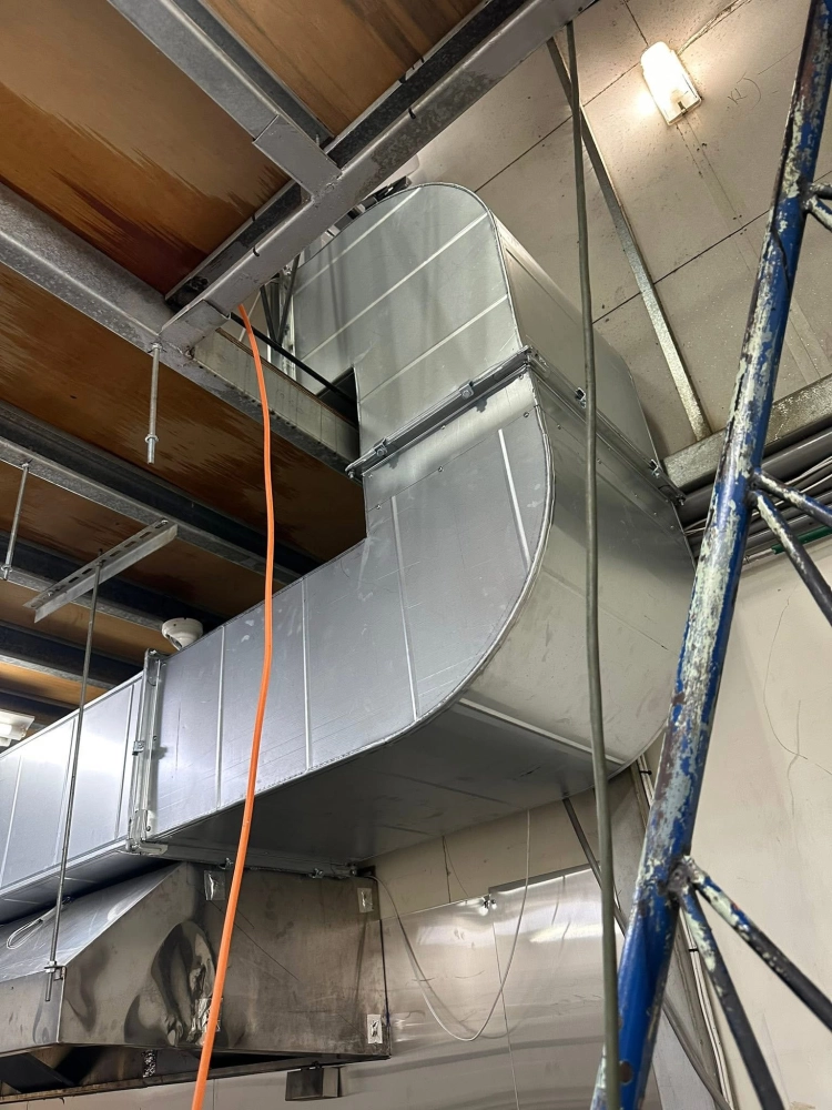 桃園市龜山區（二手廚房爐具，排風過濾設備安裝）