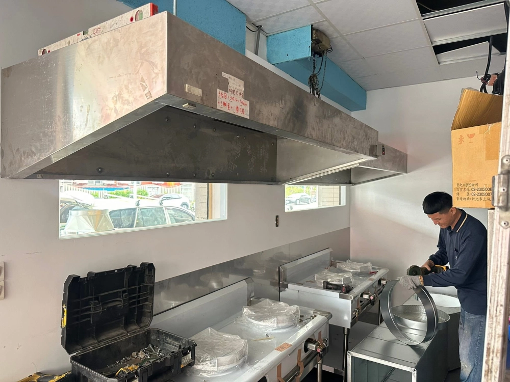 高雄林森二路（中古排煙過濾設備安裝）