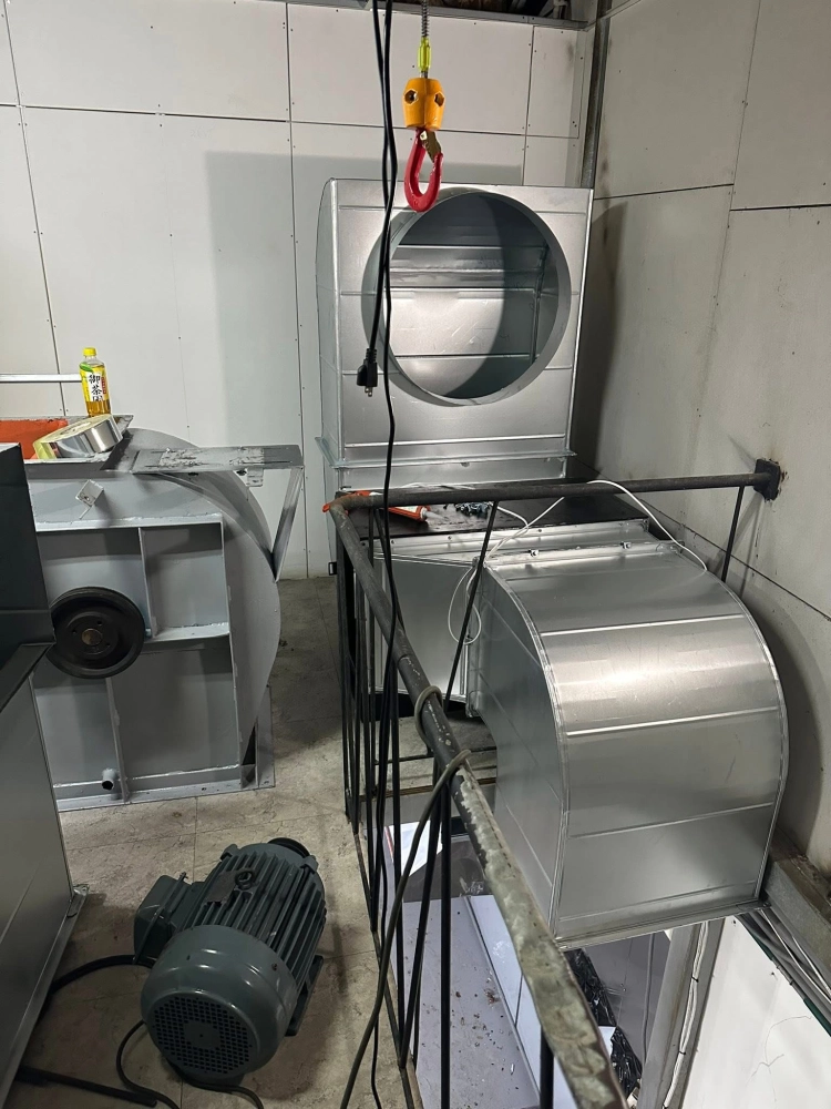 桃園市龜山區（二手廚房爐具，排風過濾設備安裝）