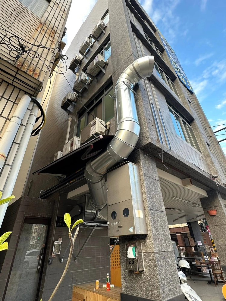 高雄林森二路（中古排煙過濾設備安裝）