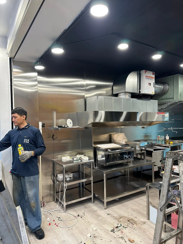 宜蘭家鄉碳烤雞排 排煙設備