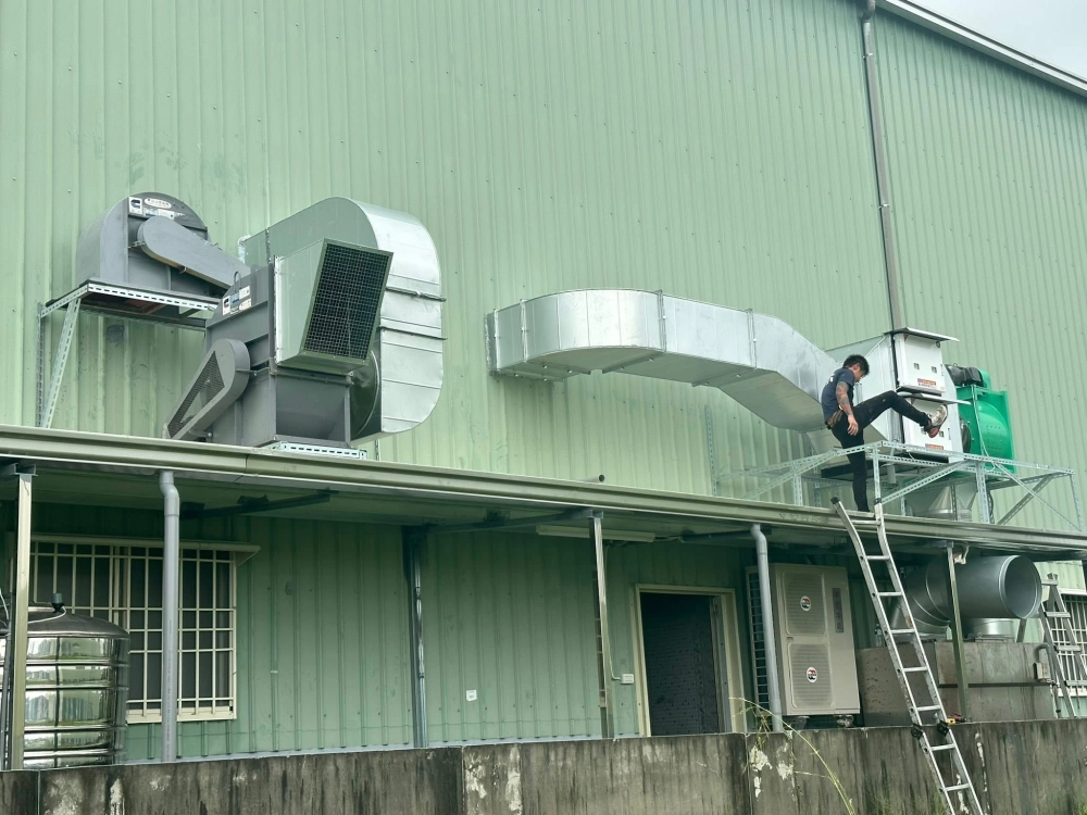 路竹中央廚房工廠｜冷氣、排煙過濾設備、補風設備安裝