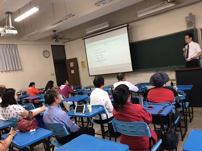 真亮法律事務所所長林亮宇律師，於107年4月2日受邀至「逢甲大學-樂齡大學」主講:「夫妻財產制法令與實務案例研討」