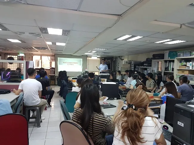 真亮法律事務所所長林亮宇律師，於107年5月31日受邀至「琨鼎環境科技股份有限公司」主講:「環境汙染檢驗等相關罰則及法律責任」