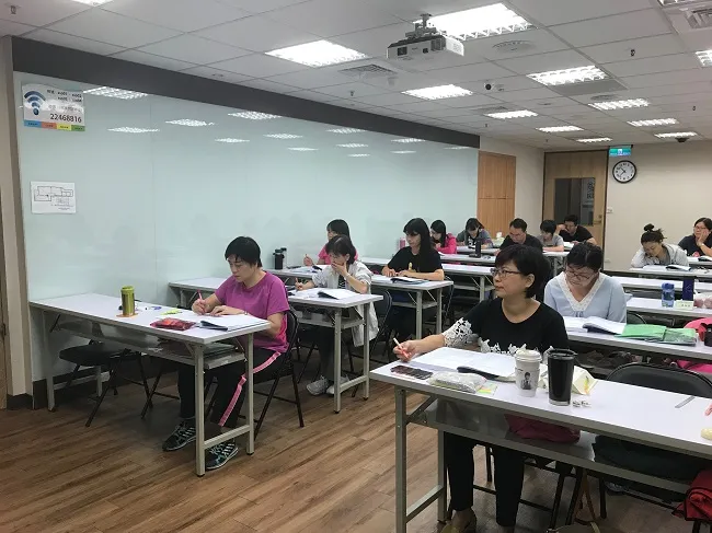 真亮法律事務所林亮宇律師，於107年10月06日受社團法人臺中市不動產仲介培訓協會之邀，至「不動產民法訓練實務班」主講：「民法物權」系列課程。