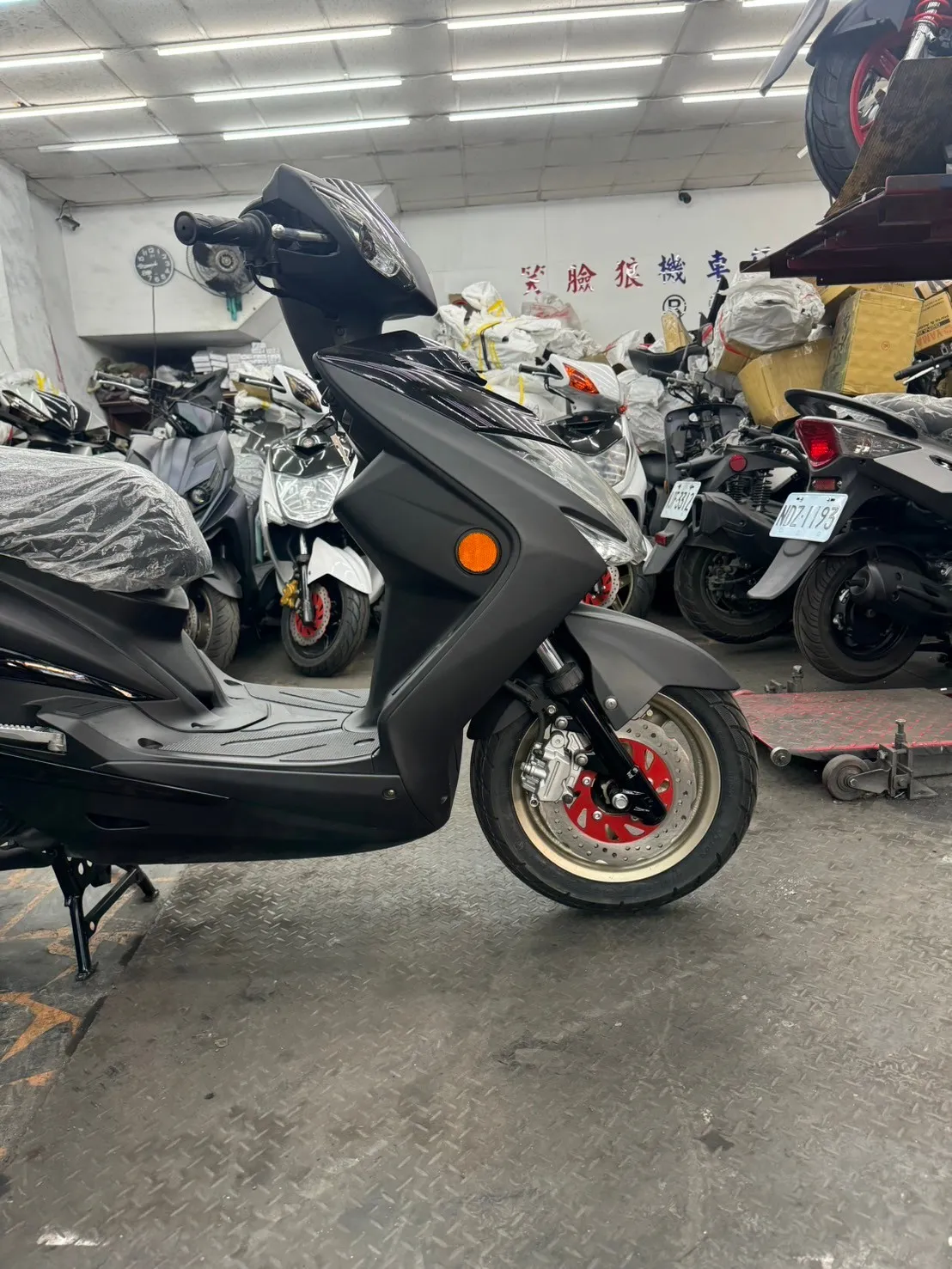 YAMAHA  勁戰三代  125cc