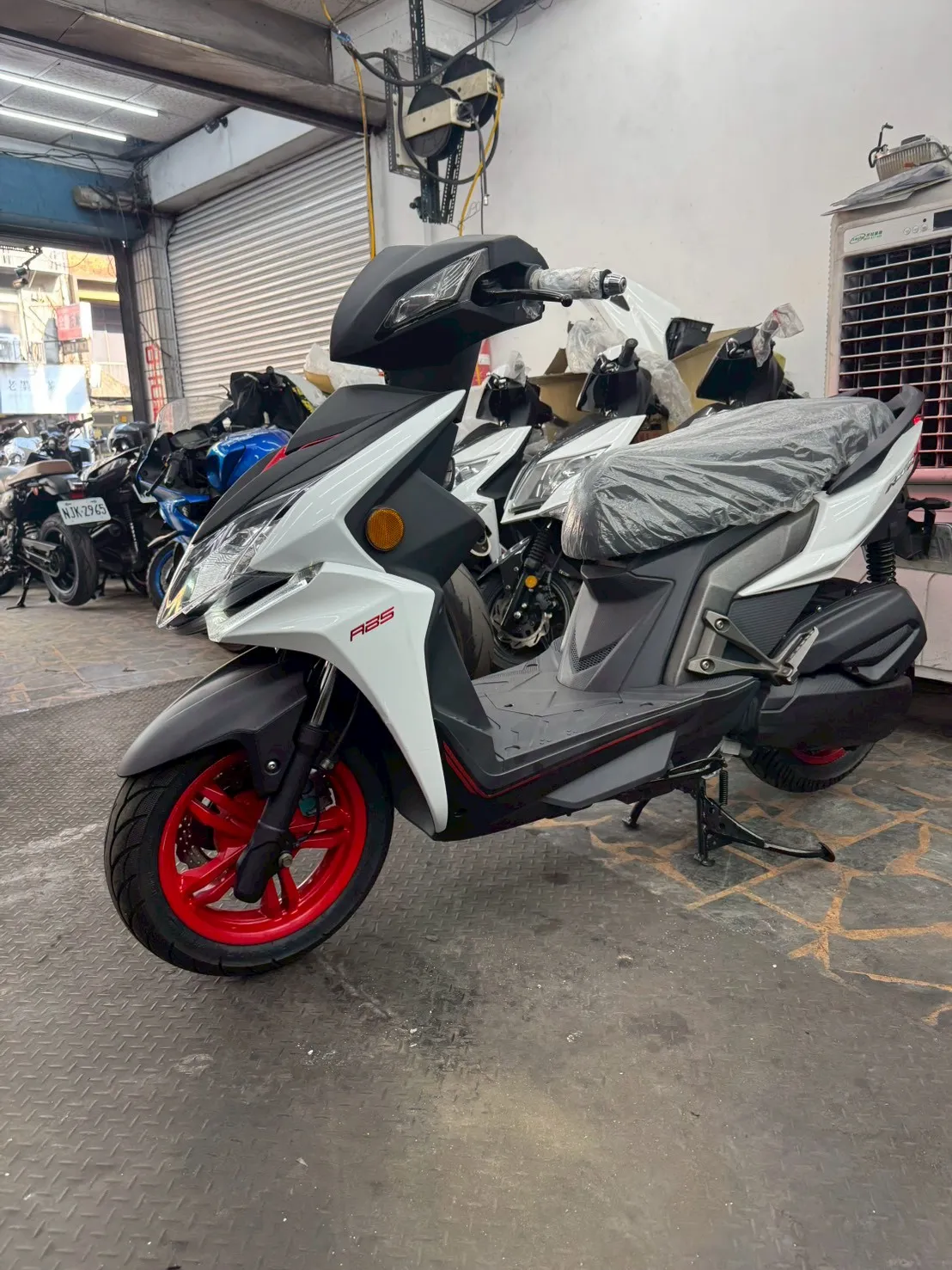 光陽 KYMCO 雷霆S 150cc