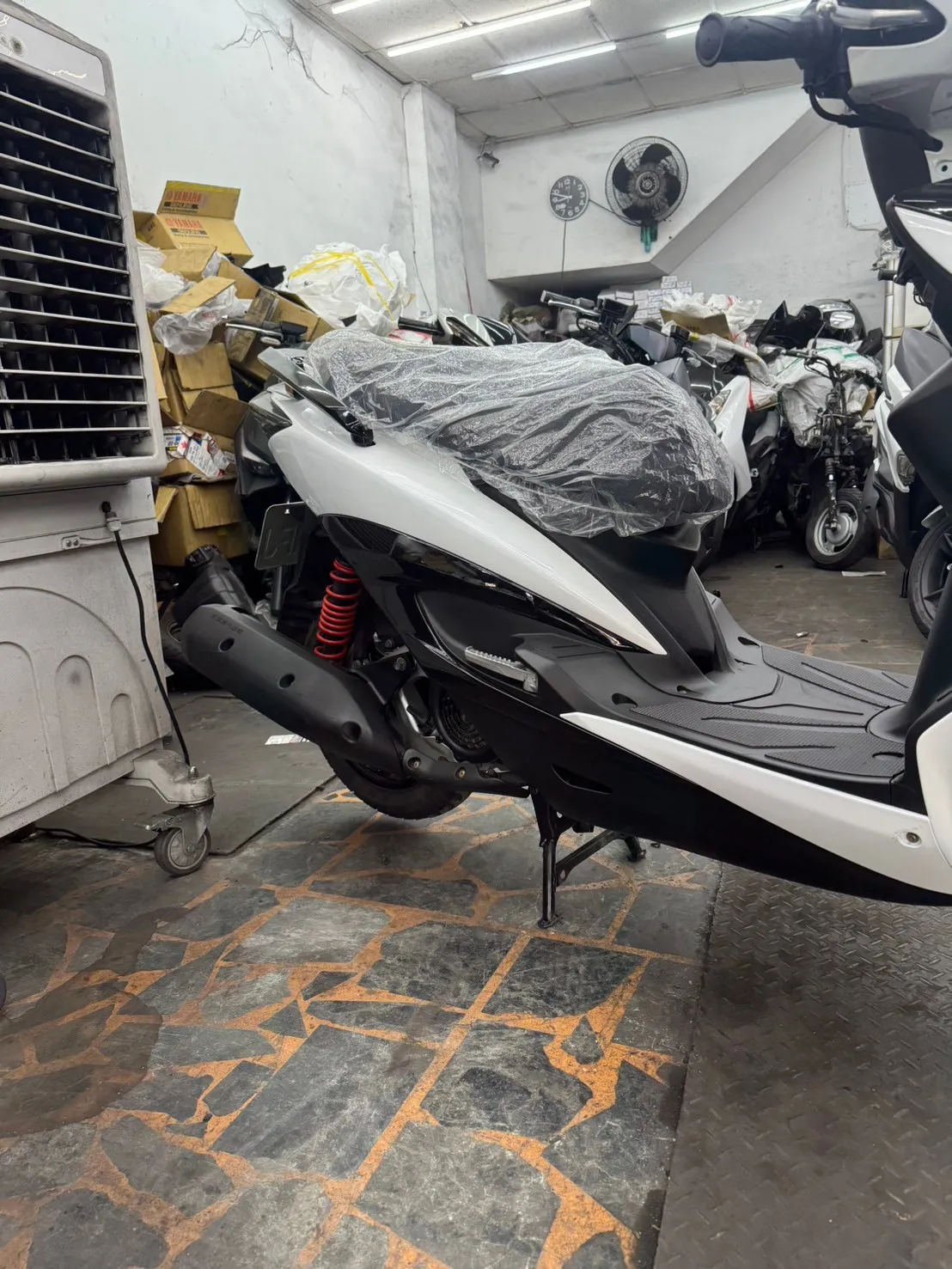 YAMAHA  勁戰三代  125cc