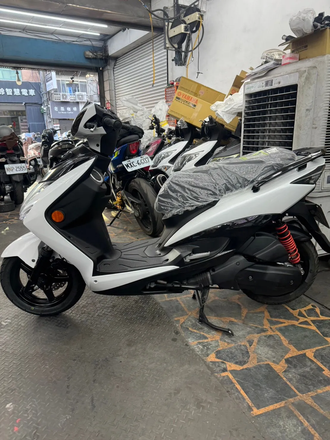 YAMAHA  勁戰三代  125cc