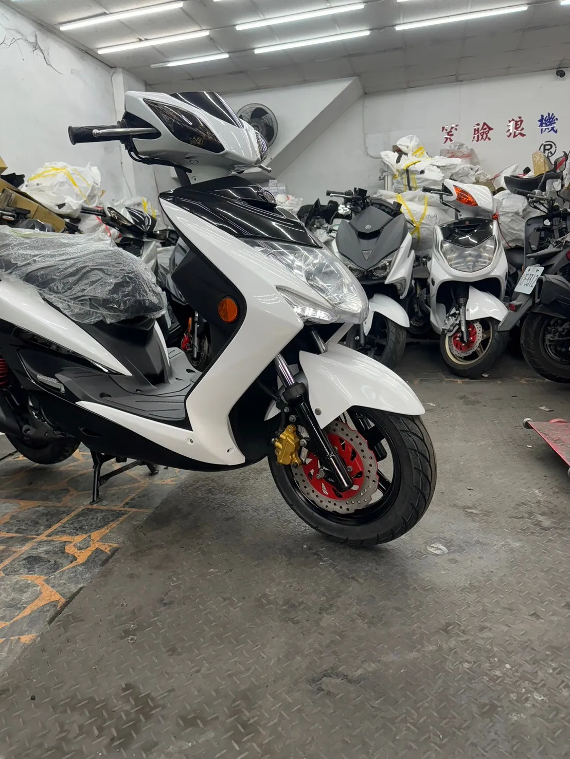 YAMAHA  勁戰三代  125cc