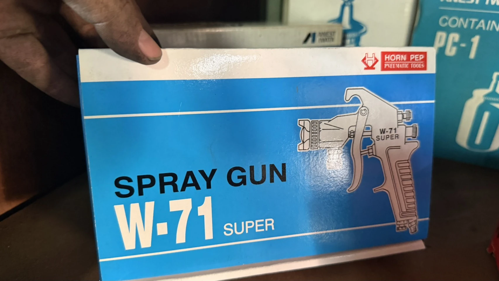W-71 型氣動噴漆槍