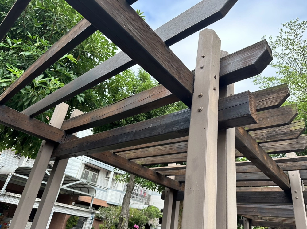 LS-002 Wood-Plastic Pavilion