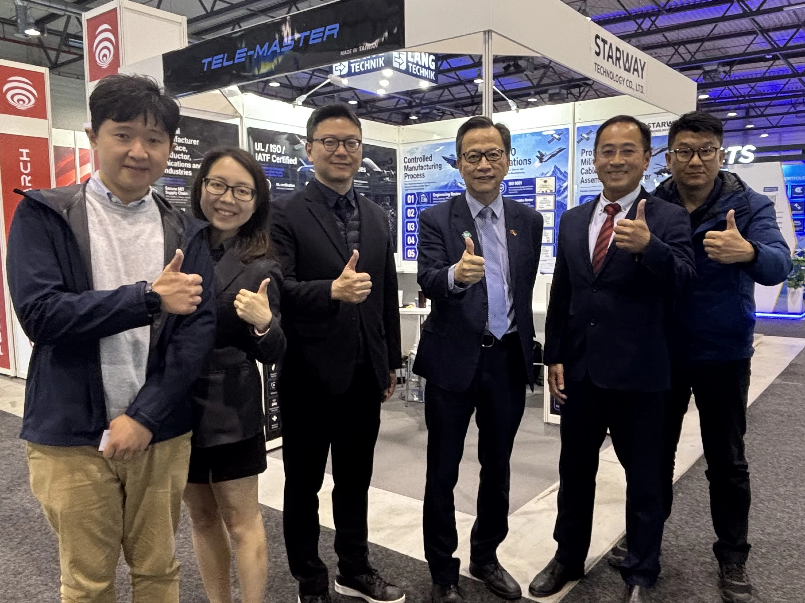 柏林大使蒞臨 Starway Technology 攤位的照片