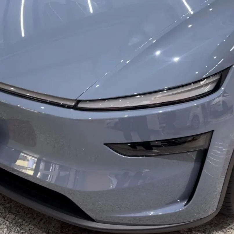 Tesla 煥新Model Y  G182 霧藍灰色