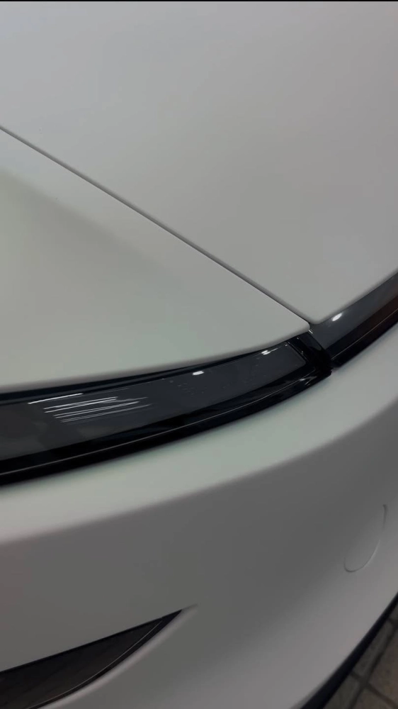 Tesla 煥新Model Y  MG05 消光珍珠白漸變粉
