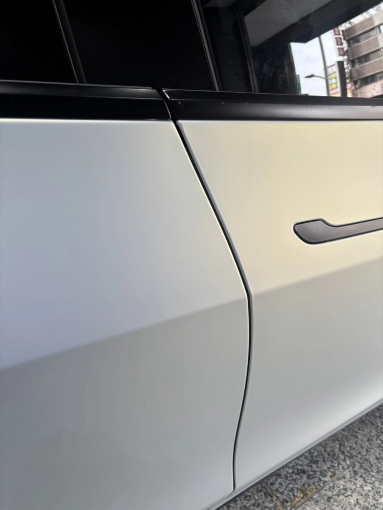 Tesla 煥新Model Y  SM303 玫瑰藍金色