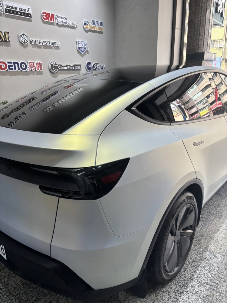 Tesla 煥新Model Y  SM303 玫瑰藍金色