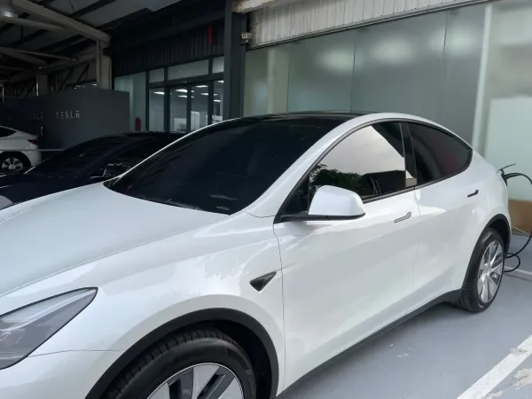 Tesla Model Y 前擋尊爵40 前窗尊爵20 後窗尊爵35 後擋尊爵20 天窗尊爵20