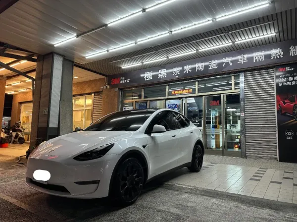 Tesla Model Y 前擋LX25 車身LX25 天窗XE15