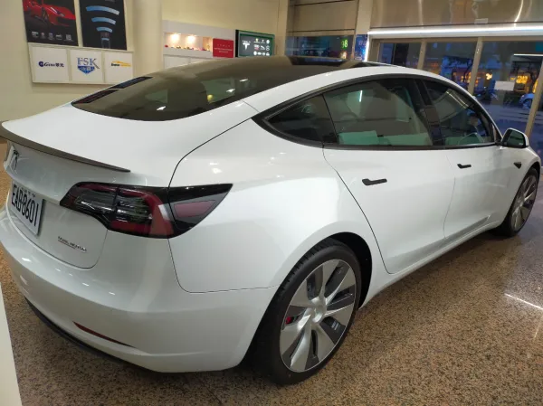 Tesla Model3 前檔MB60車身MB60
