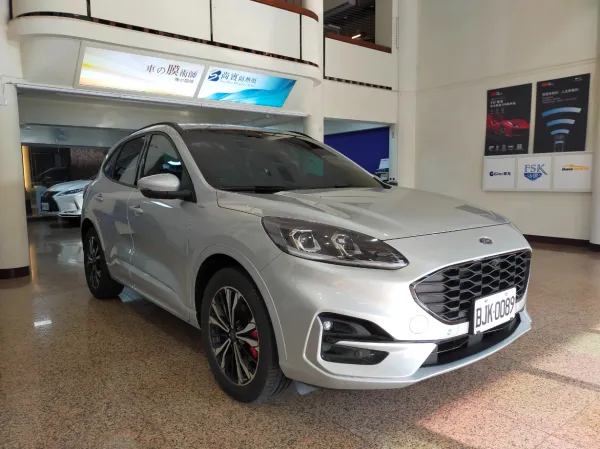 Ford Kuga 前檔E400車身E400