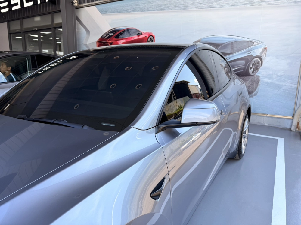 Tesla 煥新Model Y 天窗不貼 前擋尊爵40 前窗尊爵20 後窗尊爵35  後擋尊爵20