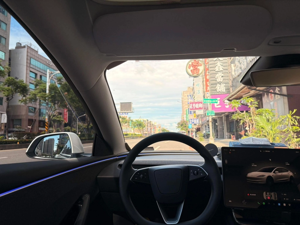Tesla 煥新Model 3 前擋LX40 車身XE05