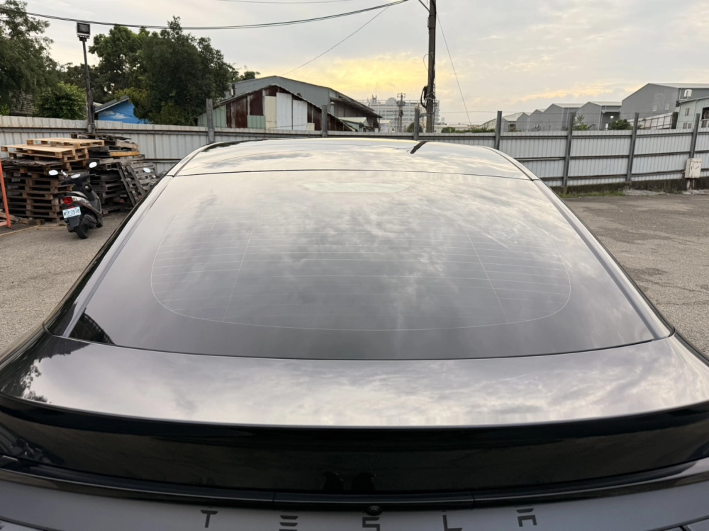 Tesla 煥新Model Y 前擋尊爵70 車窗尊爵35 後檔尊爵20