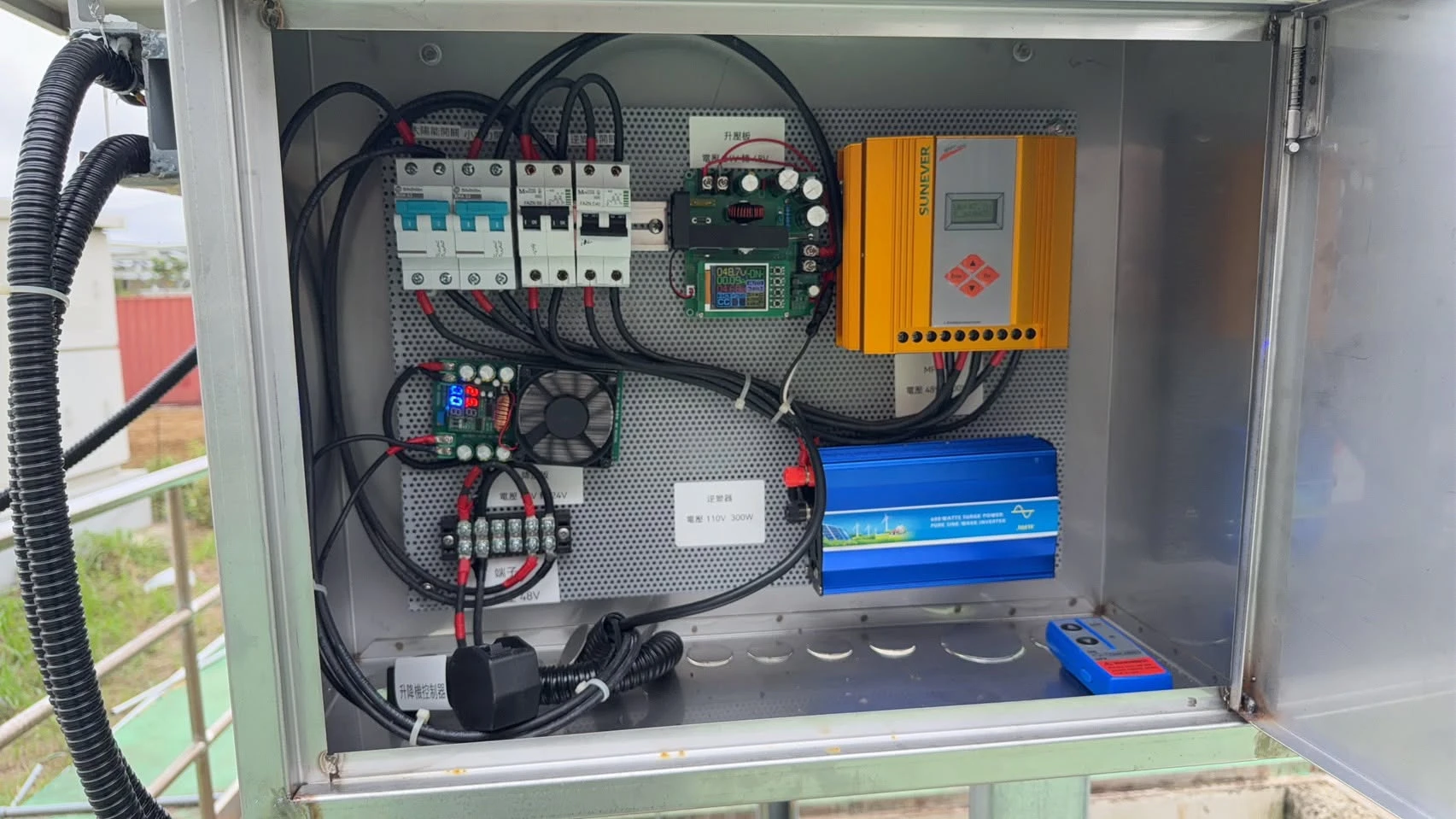 桃園水資源-小水力及太陽能光電互補系統已安裝完成