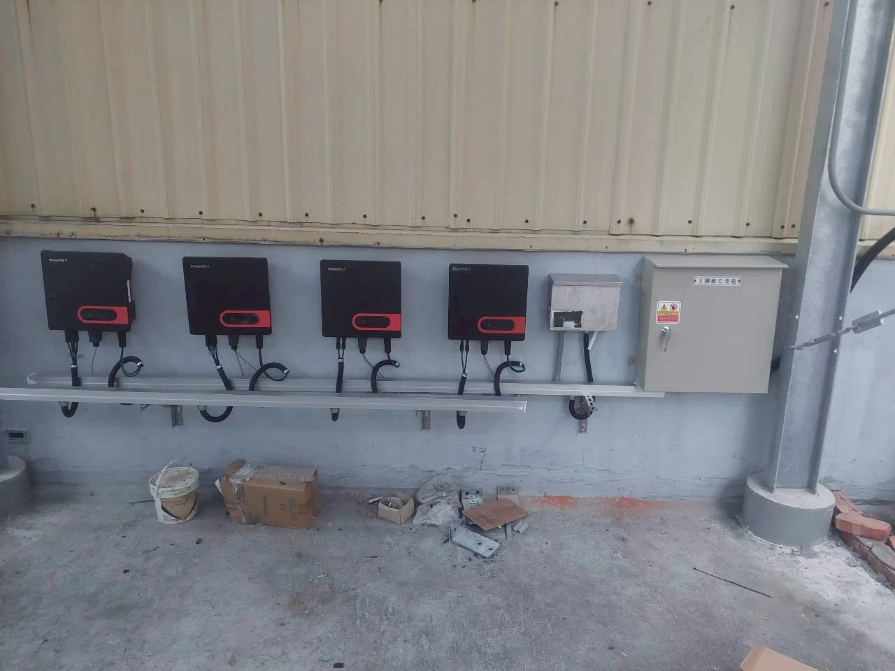 台中霧峰18kw太陽光電系統併外線已安裝完成