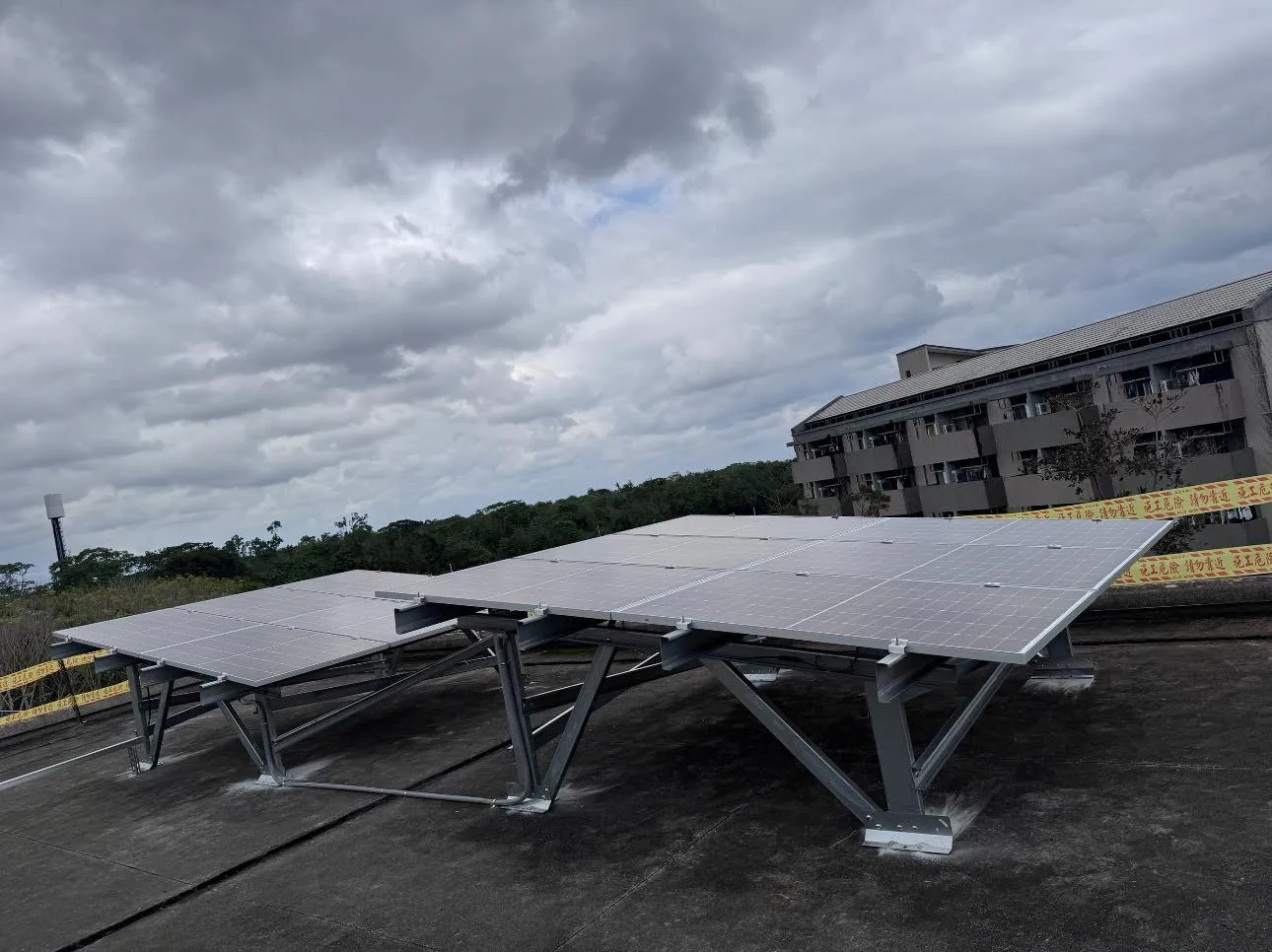 花蓮東華大學自發電自用取綠能憑證太陽能5.4kw光電系統