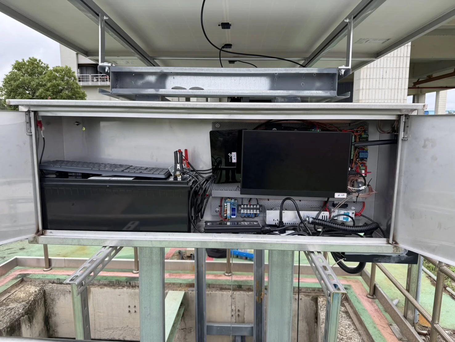 桃園水資源-小水力及太陽能光電互補系統已安裝完成