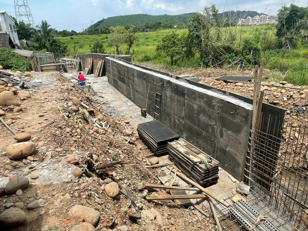 台中大甲日照中心擋土牆滯洪池水溝設施