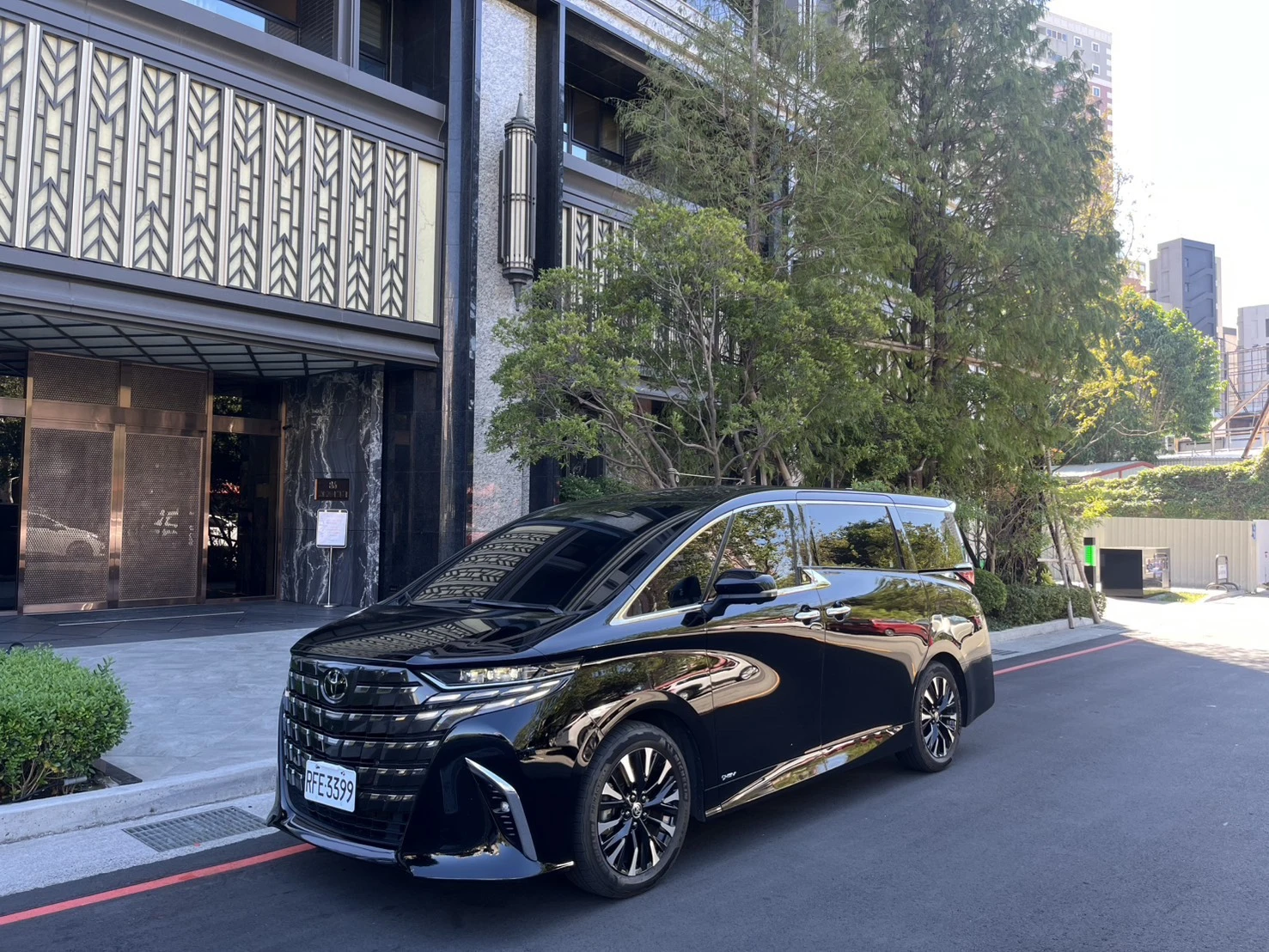 【彰化⇄桃園國際機場】ALPHARD 尊榮專車來回接送