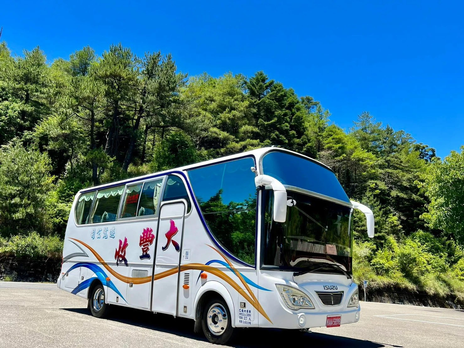 包車旅遊怎麼安排？家庭出遊、朋友旅行與一日遊包車服務