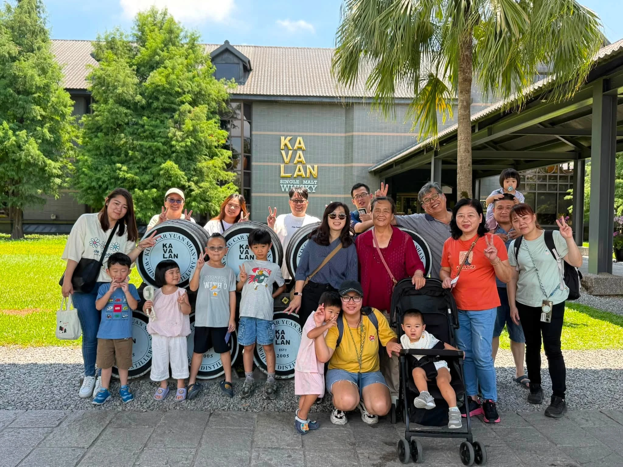 家族包車旅遊推薦柚子旅遊｜大人逛酒廠、孩子吃冰，收藏親子旅行的歡樂時光┃台中包車┃南投包車┃
