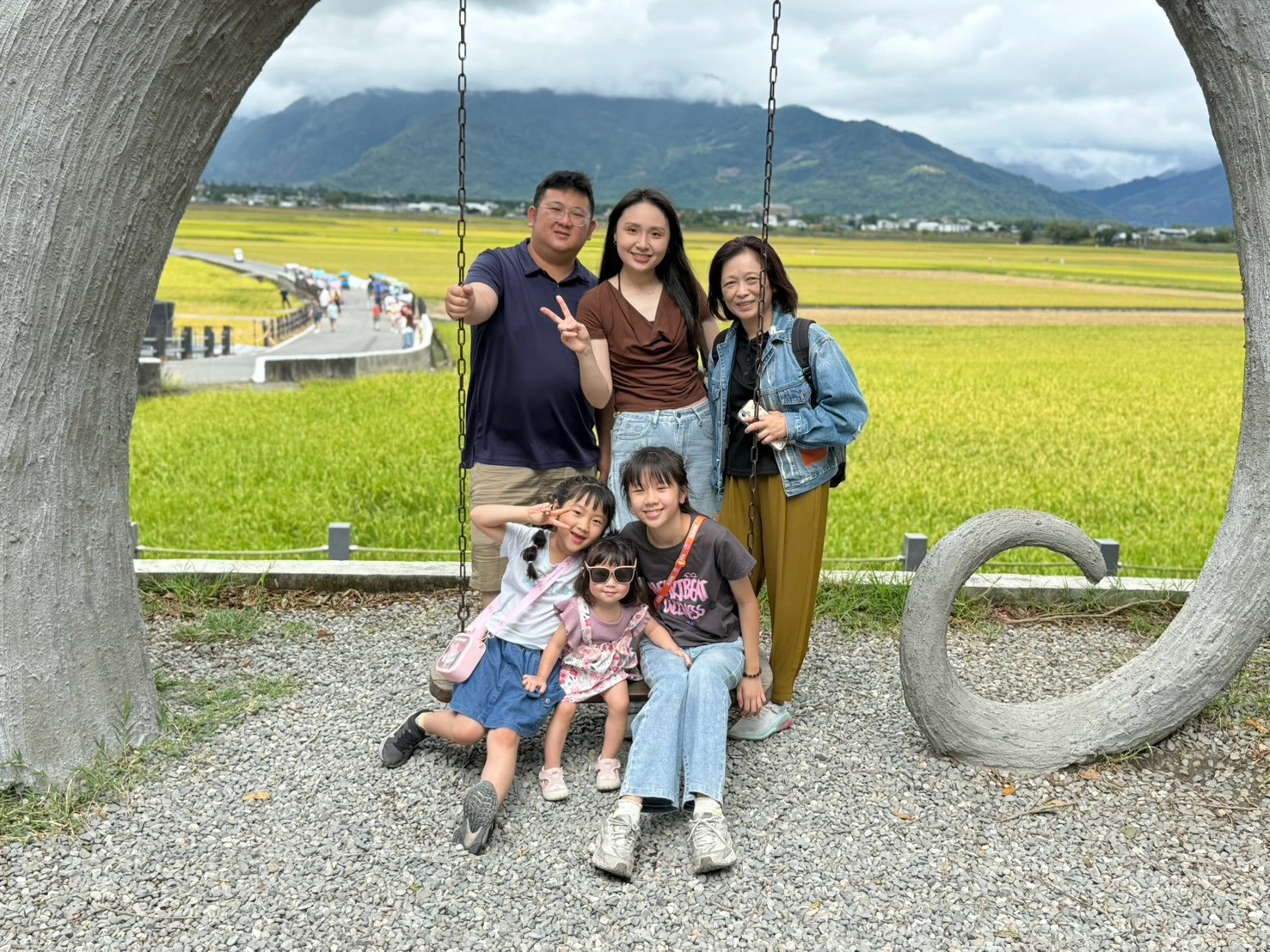 台東家族旅行稻田背景全家福