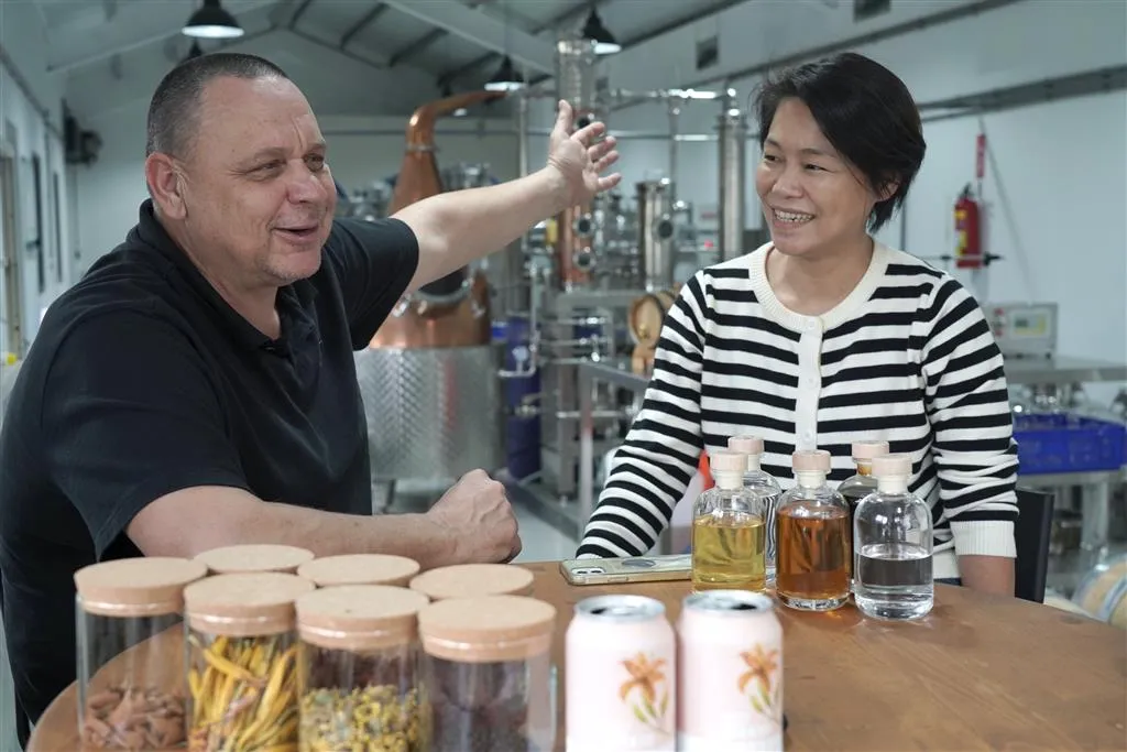 《食力foodNEXT》｜【食聞】赤柯山綠點酒莊引領在地特產釀造風潮！台德夫妻勇於嘗試不同的純粹