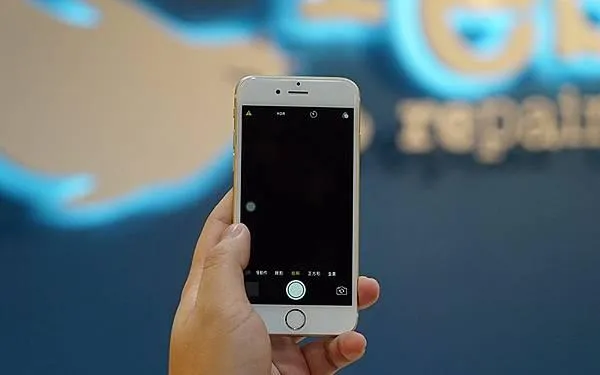 iPhone後鏡頭無法使用/閃光燈不亮