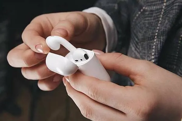 蘋果AirPods 教學攻略， 一定要瞭解隱藏功能