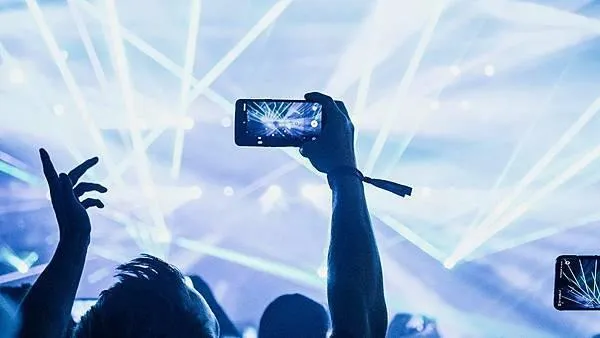 小心高強度雷射光!iPhone相機造成鏡頭感光元件燒壞 小心高強度雷射光!iPhone相機造成鏡頭感光元件燒壞