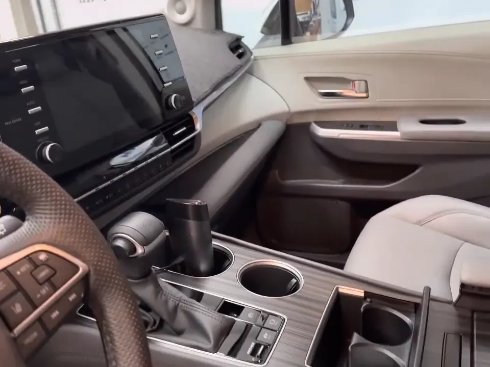 Toyota Sienna 內裝美容+陶瓷鍍膜｜高雄汽車美容｜高雄汽車鍍膜