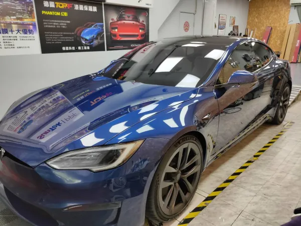 TESLA Model S｜全車 KGS透明烤漆保護膜全車隔熱紙（紫外線阻隔率99%，紅外線隔熱率95%）曼哈頓JS288+後視鏡型前後行車紀錄器