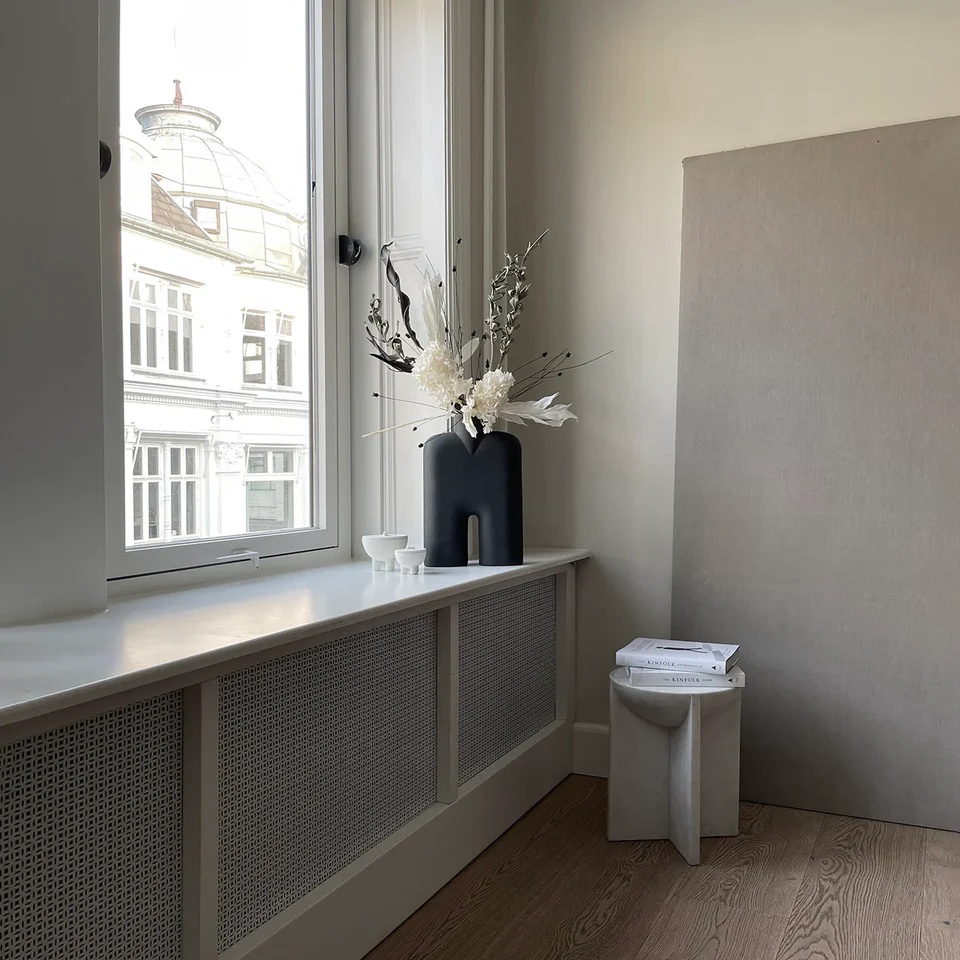 眼鏡蛇花瓶,高型,中型 - 黑色