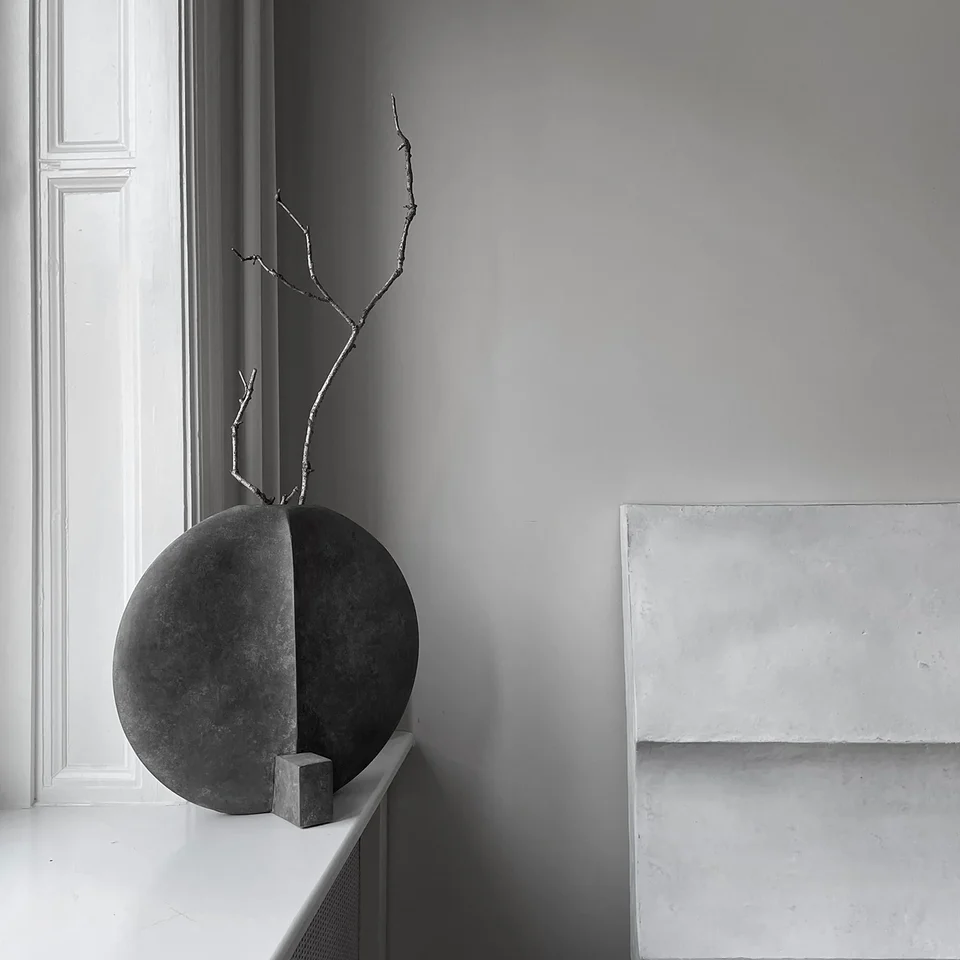 古根海姆花瓶,大 - 深灰色