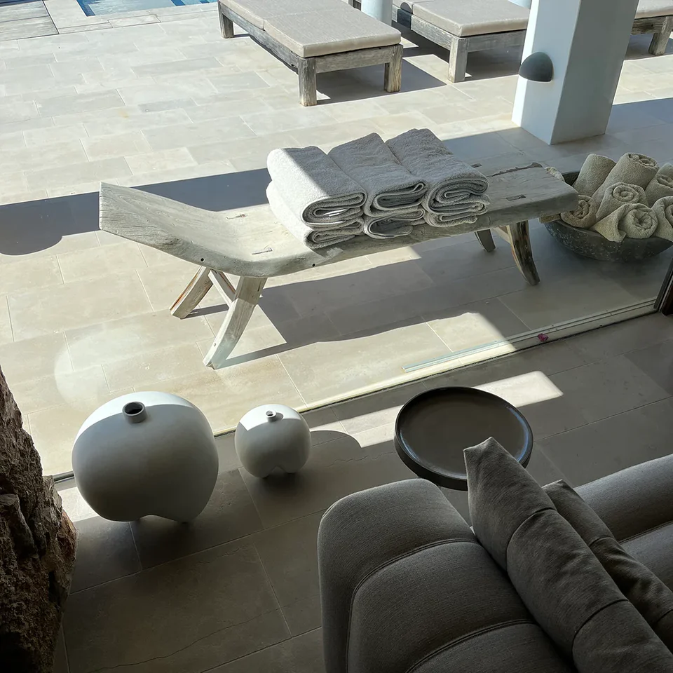 相撲花瓶,小 - 骨白色