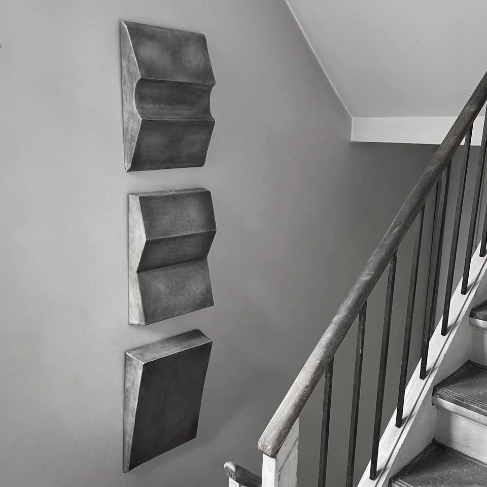 Sculpt 雕塑藝術壁飾,波浪,迷你 - 深灰色