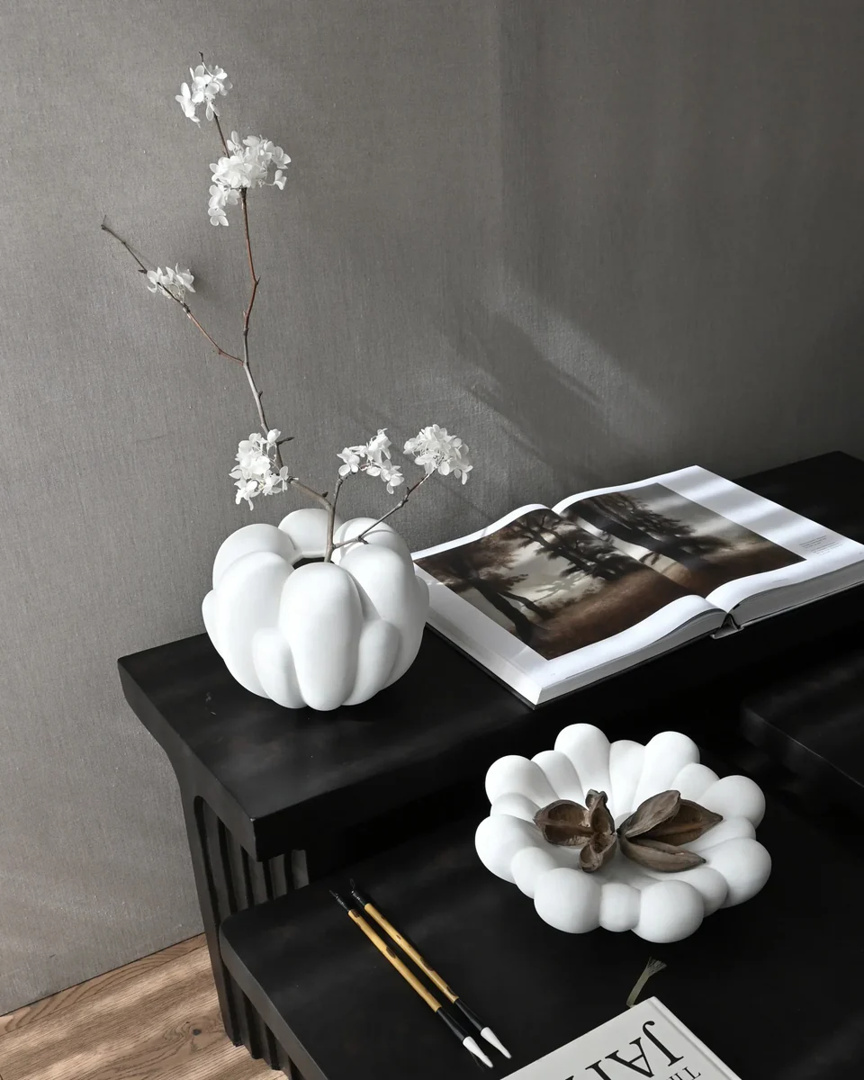 綻放陶盤,中 - 骨白色